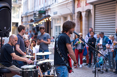 : La Fête de la Musique, music festival in France